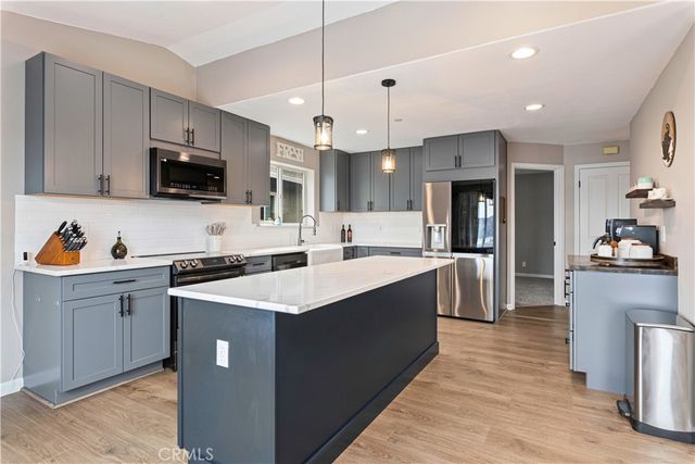 3113 S Lake Dr, Kelseyville, CA 95451