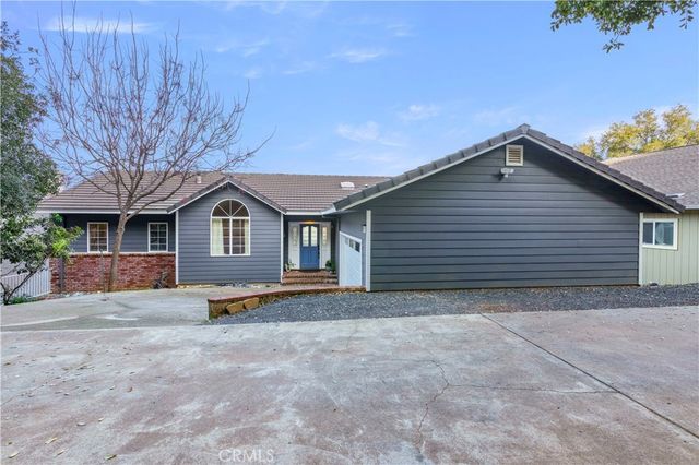 3113 S Lake Dr, Kelseyville, CA 95451