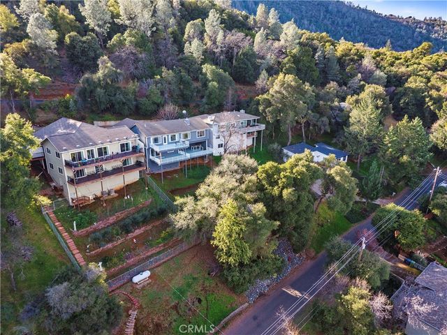 3113 S Lake Dr, Kelseyville, CA 95451