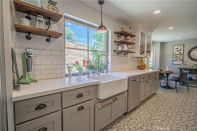 9210 Yucca Hills, Agua Dulce, CA 91390