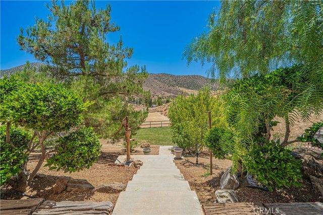 9210 Yucca Hills, Agua Dulce, CA 91390