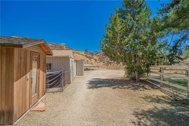 9210 Yucca Hills, Agua Dulce, CA 91390