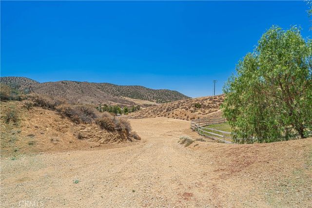 9210 Yucca Hills, Agua Dulce, CA 91390