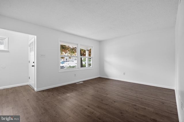 6 RADCLIFF PL, Willingboro, NJ 08046