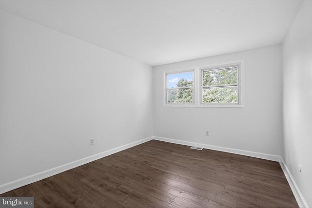 6 RADCLIFF PL, Willingboro, NJ 08046