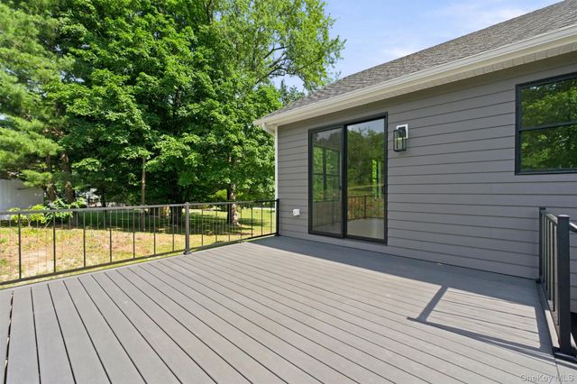76 Reservoir Road, Marlboro, NY 12542