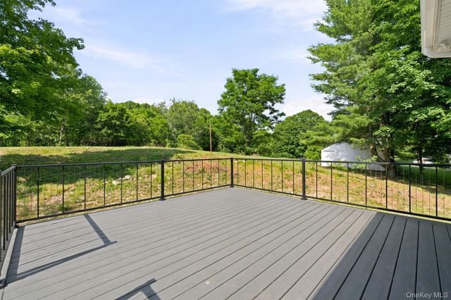 76 Reservoir Road, Marlboro, NY 12542