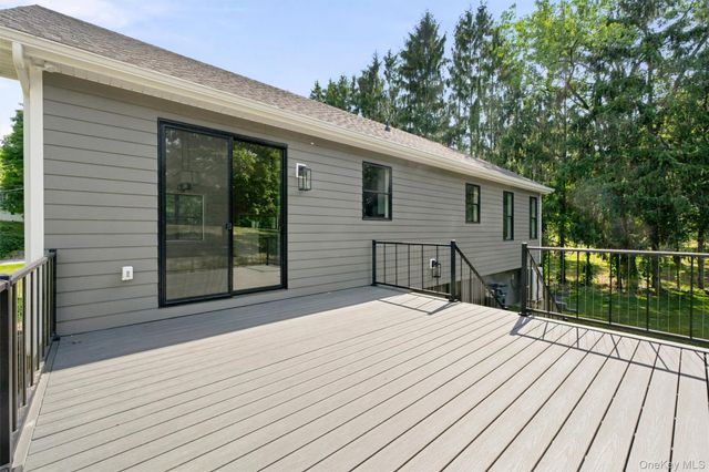 76 Reservoir Road, Marlboro, NY 12542