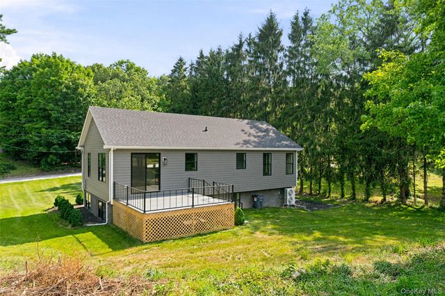 76 Reservoir Road, Marlboro, NY 12542