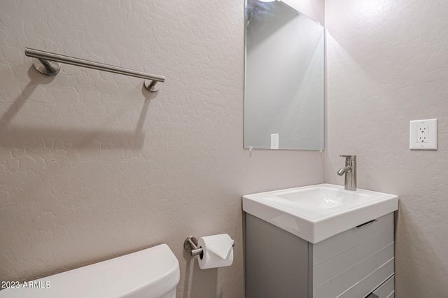 2633 N 70TH Street, Scottsdale, AZ 85257