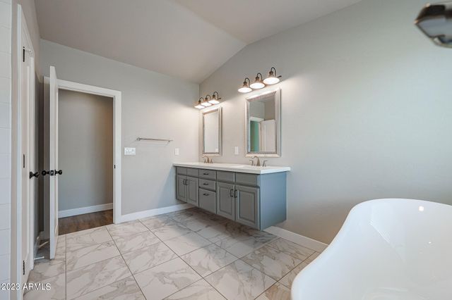 2633 N 70TH Street, Scottsdale, AZ 85257