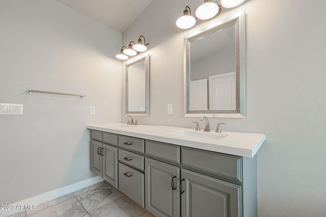 2633 N 70TH Street, Scottsdale, AZ 85257
