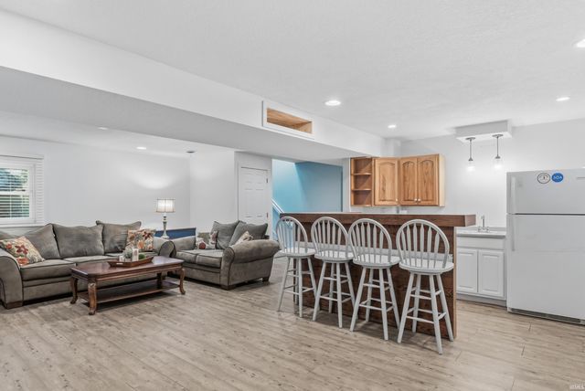9135 Vallyd Acre Drive, Fort Wayne, IN 46816