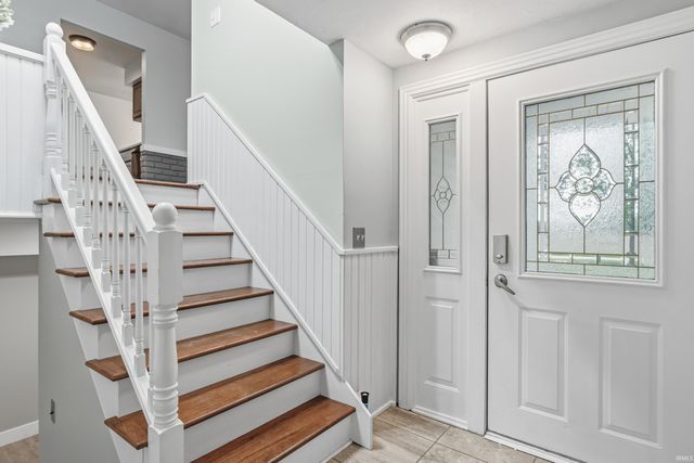 9135 Vallyd Acre Drive, Fort Wayne, IN 46816