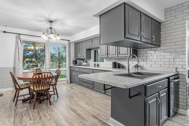 9135 Vallyd Acre Drive, Fort Wayne, IN 46816