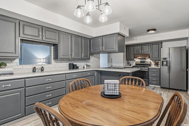 9135 Vallyd Acre Drive, Fort Wayne, IN 46816
