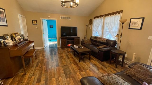 2440 Harp Pike, Frankfort, KY 40601