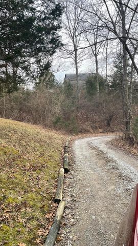 2440 Harp Pike, Frankfort, KY 40601