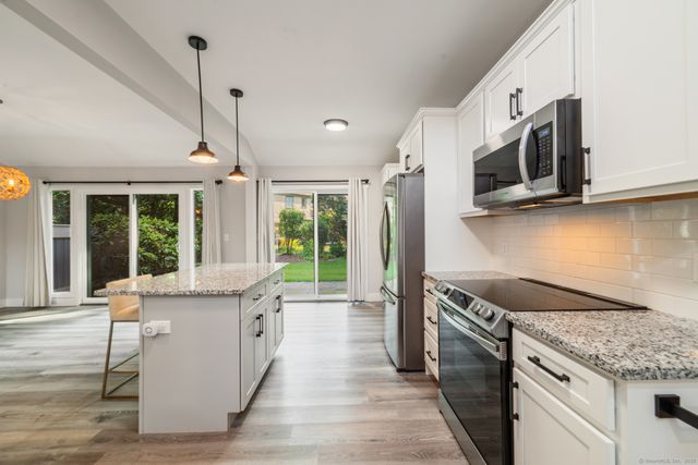 510 Heritage Village B, Southbury, CT 06488