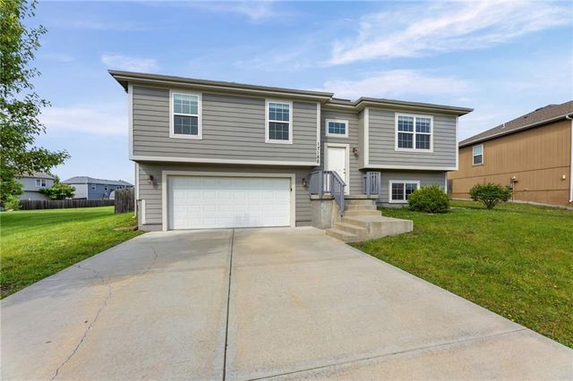 17188 S Kill Creek Road, Gardner, KS 66030