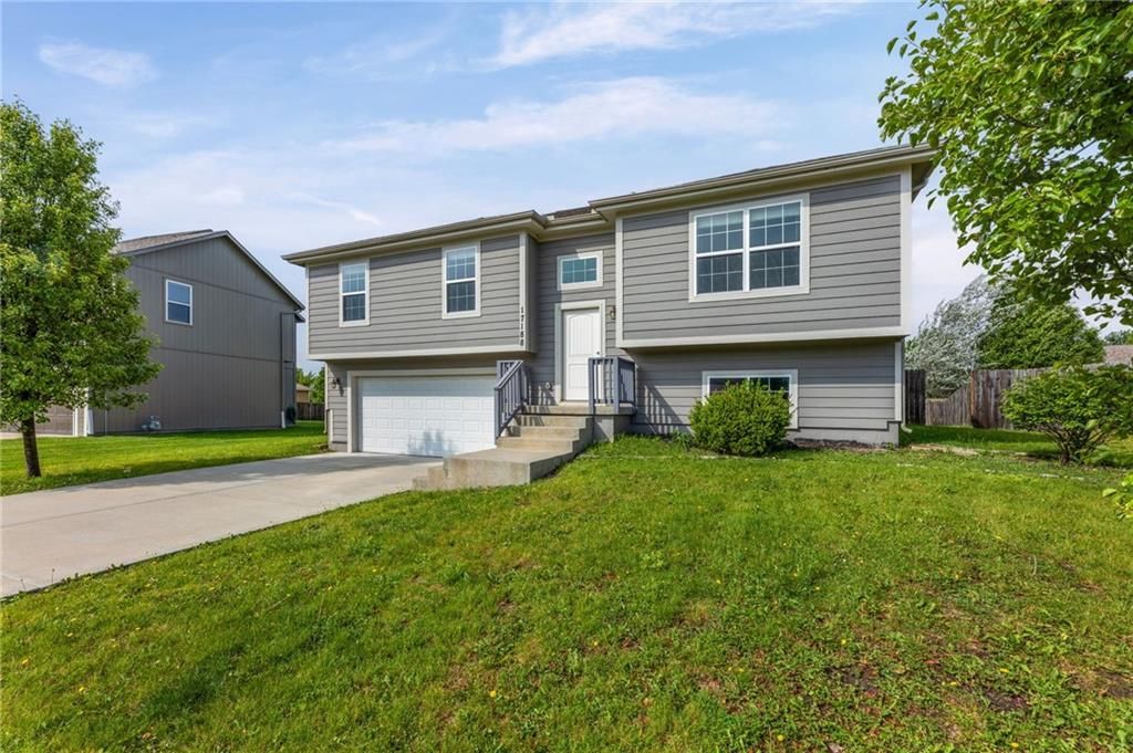 17188 S Kill Creek Road, Gardner, KS 66030