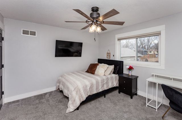 1317 Lyndale Drive, Polk City, IA 50226