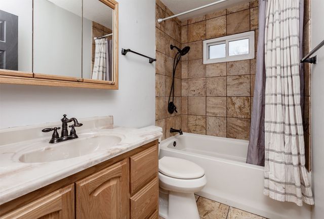 1317 Lyndale Drive, Polk City, IA 50226