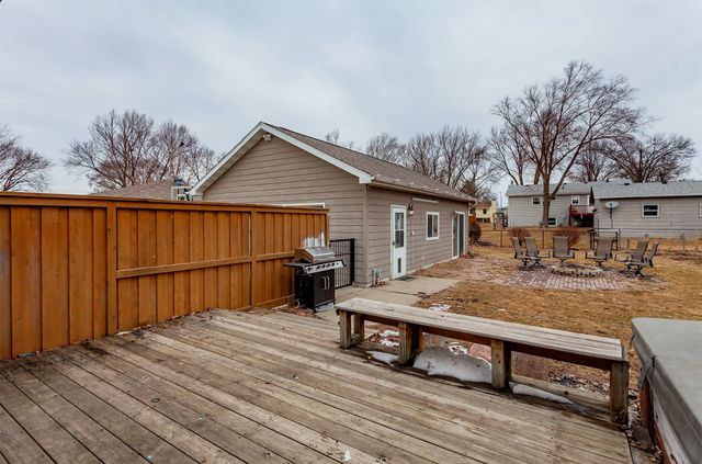1317 Lyndale Drive, Polk City, IA 50226