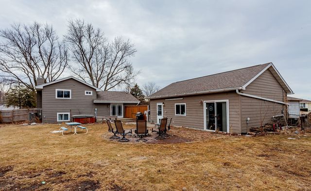 1317 Lyndale Drive, Polk City, IA 50226