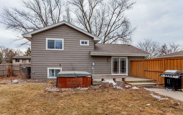 1317 Lyndale Drive, Polk City, IA 50226