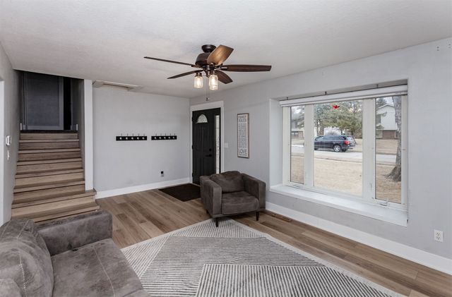 1317 Lyndale Drive, Polk City, IA 50226