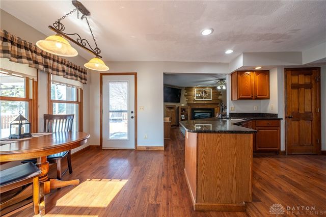 825 Chaucer Lane, Tipp City, OH 45371