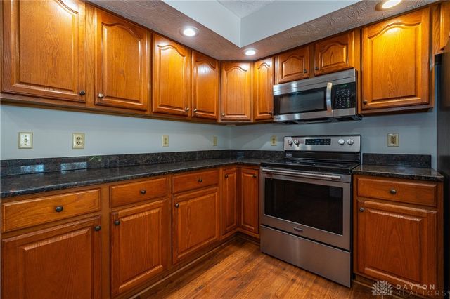 825 Chaucer Lane, Tipp City, OH 45371