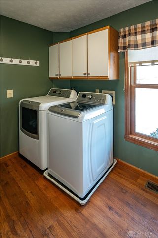 825 Chaucer Lane, Tipp City, OH 45371