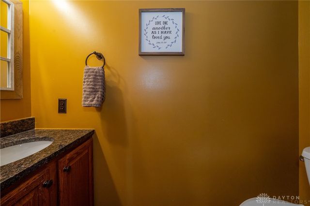 825 Chaucer Lane, Tipp City, OH 45371