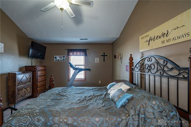 825 Chaucer Lane, Tipp City, OH 45371