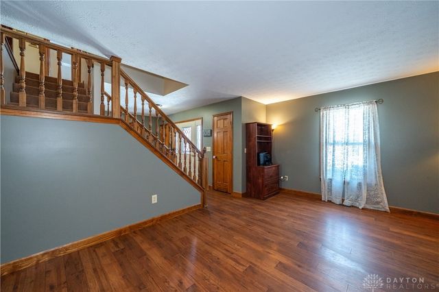 825 Chaucer Lane, Tipp City, OH 45371