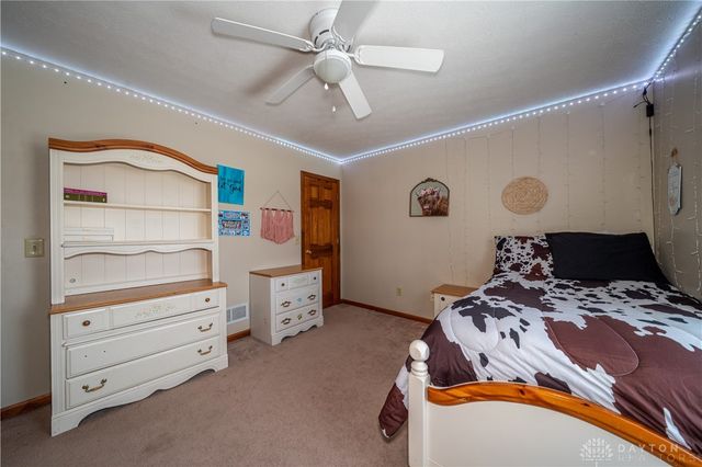 825 Chaucer Lane, Tipp City, OH 45371