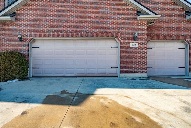 825 Chaucer Lane, Tipp City, OH 45371