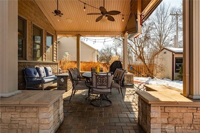 825 Chaucer Lane, Tipp City, OH 45371