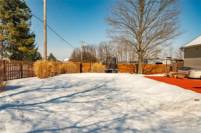 825 Chaucer Lane, Tipp City, OH 45371