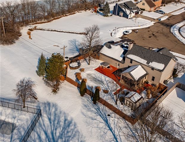 825 Chaucer Lane, Tipp City, OH 45371