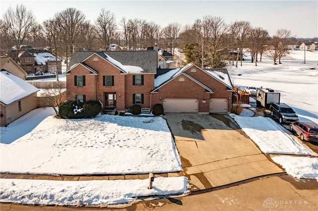 825 Chaucer Lane, Tipp City, OH 45371