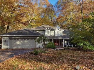 229 Portchester Road, Park Twp, MI 49424