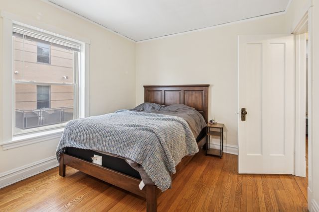 425 N MAPLE Avenue, Oak Park, IL 60302