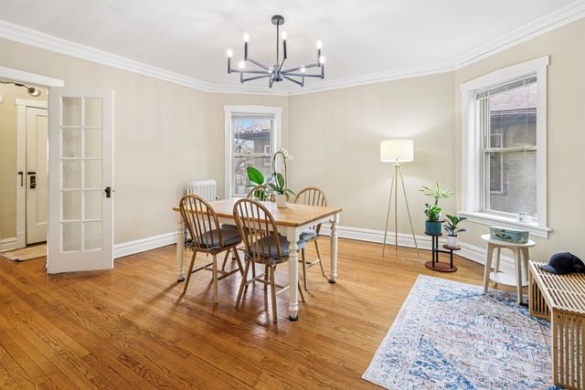 425 N MAPLE Avenue, Oak Park, IL 60302