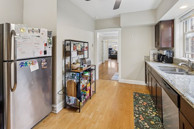 425 N MAPLE Avenue, Oak Park, IL 60302