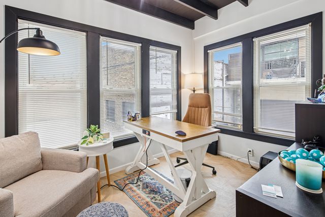 425 N MAPLE Avenue, Oak Park, IL 60302