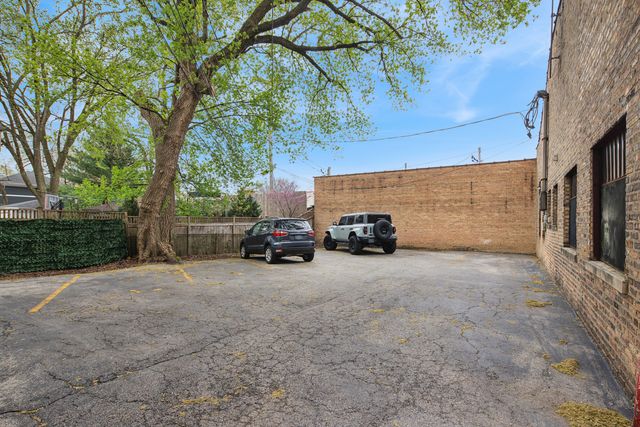 425 N MAPLE Avenue, Oak Park, IL 60302