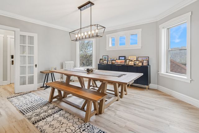 425 N MAPLE Avenue, Oak Park, IL 60302